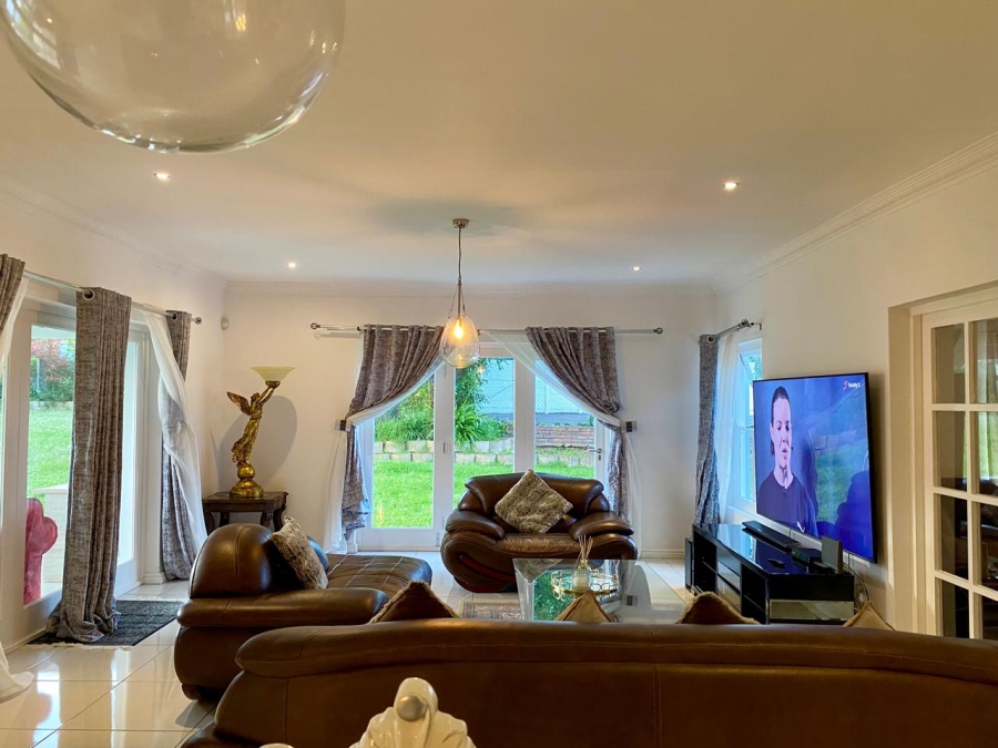 5 Bedroom Property for Sale in Constantia Western Cape